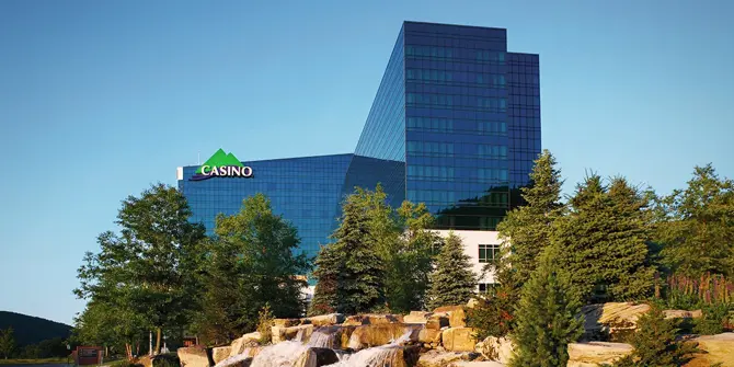 Discover the Allegheny Mountains: A Traveler's Guide To Seneca Allegany